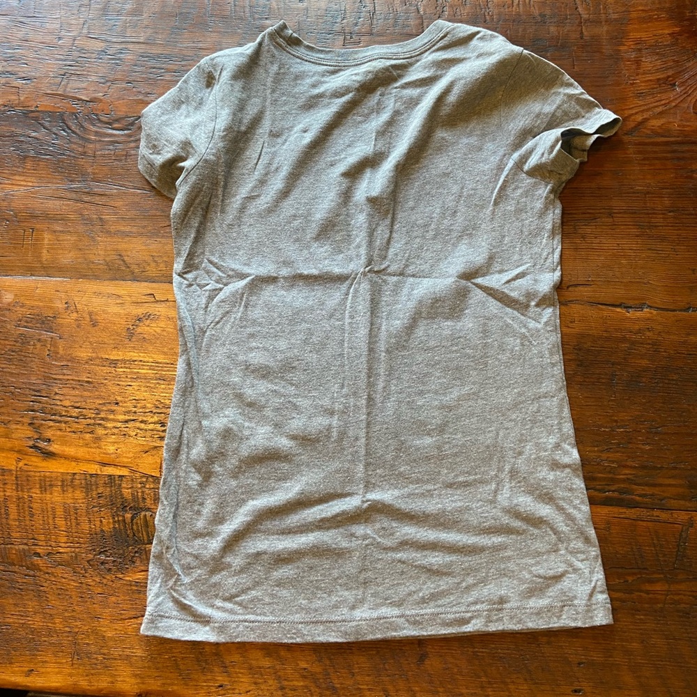 womens gray t shirt